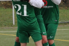 2017-11-25 Achtelpokalfinale SV Bautzen II in weiß - Hoyerswerdaer FC in grün 1:9 Foto: Werner Müller