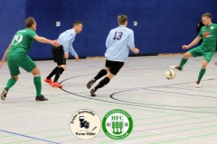 2018-01-07 S- mobil Cup des SV Einheit Kamenz Spiel LSV Neustadt /Spree in blau gegen Hoyerswerdaer FC in grün 0:2 Foto: Werner Müller