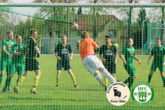 2018-04-21
SC 1911 Großröhrsdorf in schwarz
-
 Hoyerswerda FC in grün 
1:1
 Foto: Werner Müller