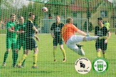 2018-04-21
SC 1911 Großröhrsdorf in schwarz
-
 Hoyerswerda FC in grün 
1:1
 Foto: Werner Müller