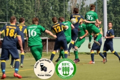 2018-05-12 
Fußball Kreisoberliga 
SV Bautzen in dunkelblau 
-
Hoyerswedawer FC in grün 

Foto: Werner Müller