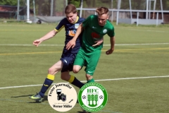 2018-05-12 
Fußball Kreisoberliga 
SV Bautzen in dunkelblau 
-
Hoyerswedawer FC in grün 

Foto: Werner Müller