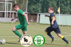 2018-05-12 
Fußball Kreisoberliga 
SV Bautzen in dunkelblau 
-
Hoyerswedawer FC in grün 

Foto: Werner Müller