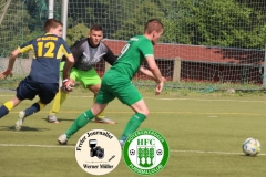 2018-05-12 
Fußball Kreisoberliga 
SV Bautzen in dunkelblau 
-
Hoyerswedawer FC in grün 

Foto: Werner Müller