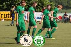 2018-05-12 
Fußball Kreisoberliga 
SV Bautzen in dunkelblau 
-
Hoyerswedawer FC in grün 

Foto: Werner Müller