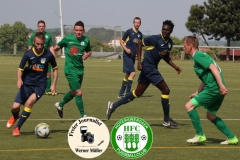 2018-05-12 
Fußball Kreisoberliga 
SV Bautzen in dunkelblau 
-
Hoyerswedawer FC in grün 

Foto: Werner Müller