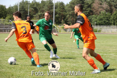 2021-07-31 Hoyerswerdaer FC I in grün - SV Trebendorf in orange2:1Foto: Werner Müller