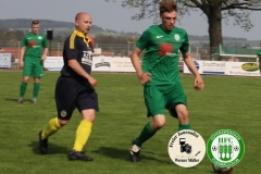 2018-04-21
SC 1911 Großröhrsdorf in schwarz
-
 Hoyerswerda FC in grün 
1:1
 Foto: Werner Müller