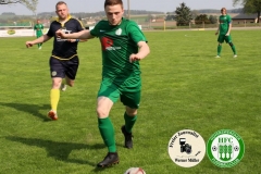 2018-04-21
SC 1911 Großröhrsdorf in schwarz
-
 Hoyerswerda FC in grün 
1:1
 Foto: Werner Müller