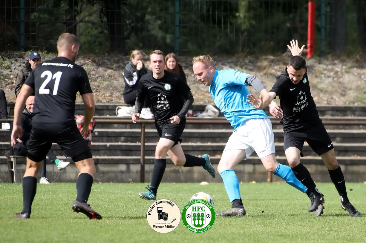 2022-09-17
Hoyerswedaer FC II in schwarz
 -
 SV St. Marienstern Panschwitz Kuckau ijn hellblau 
0:1
Foto: Werner Müller