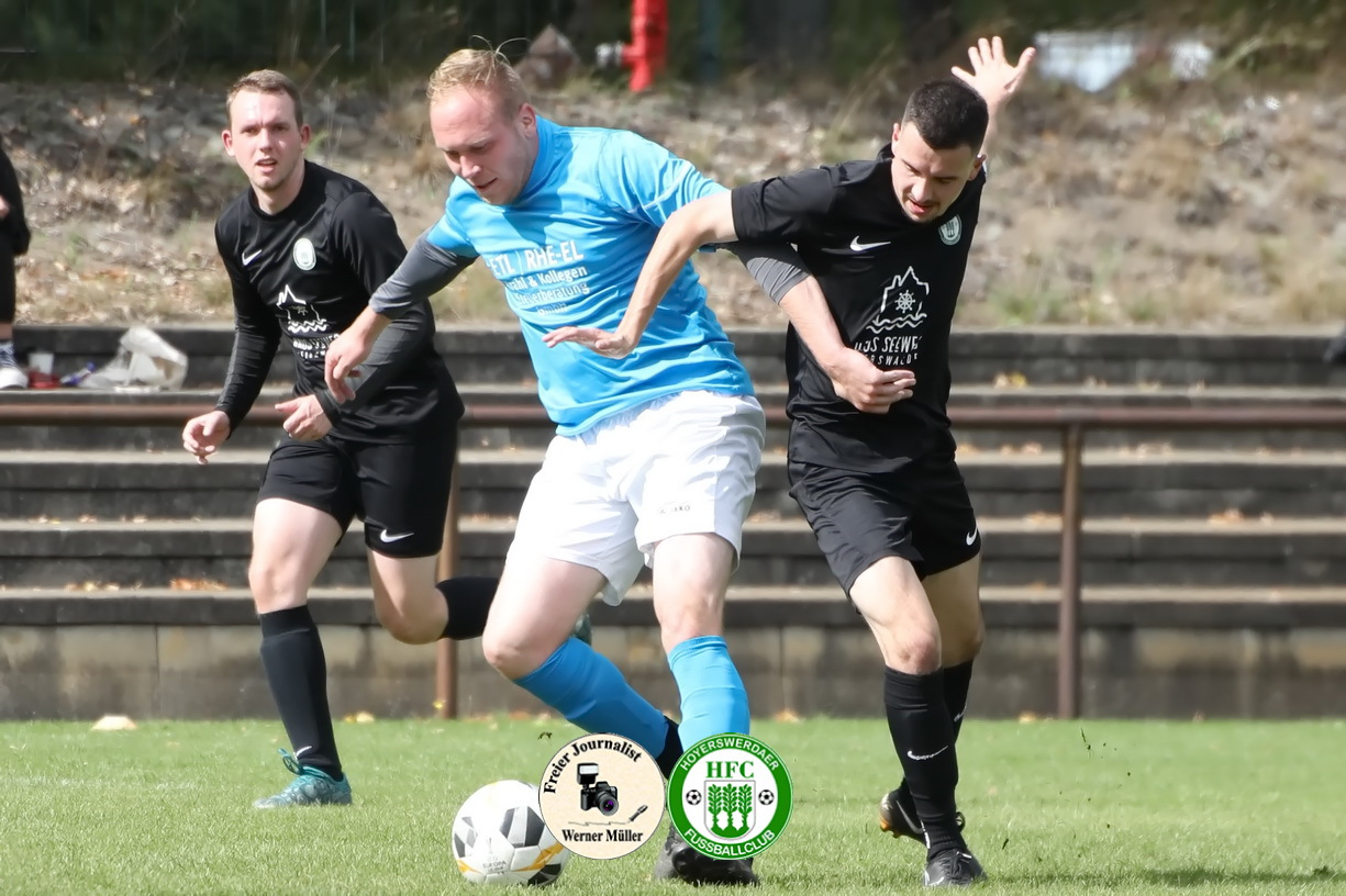 2022-09-17
Hoyerswedaer FC II in schwarz
 -
 SV St. Marienstern Panschwitz Kuckau ijn hellblau 
0:1
Foto: Werner Müller