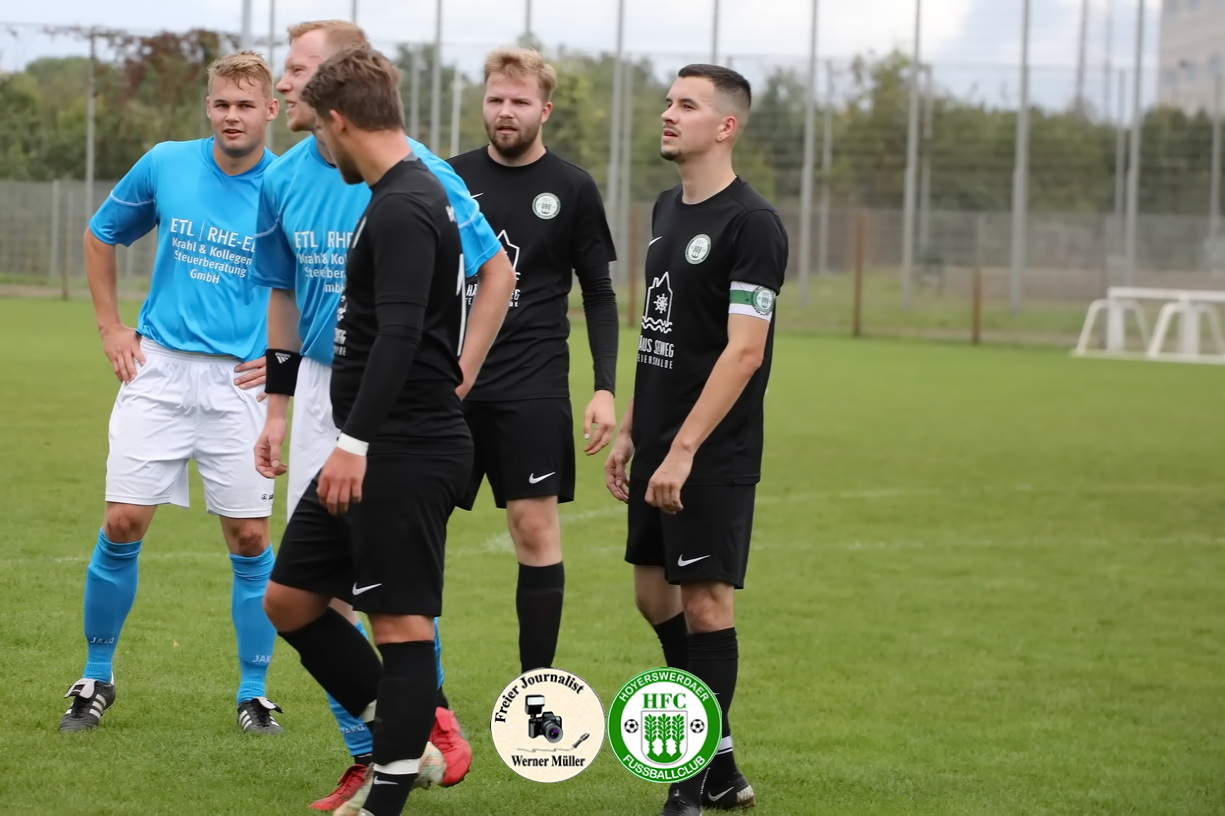 2022-09-17
Hoyerswedaer FC II in schwarz
 -
 SV St. Marienstern Panschwitz Kuckau ijn hellblau 
0:1
Foto: Werner Müller
